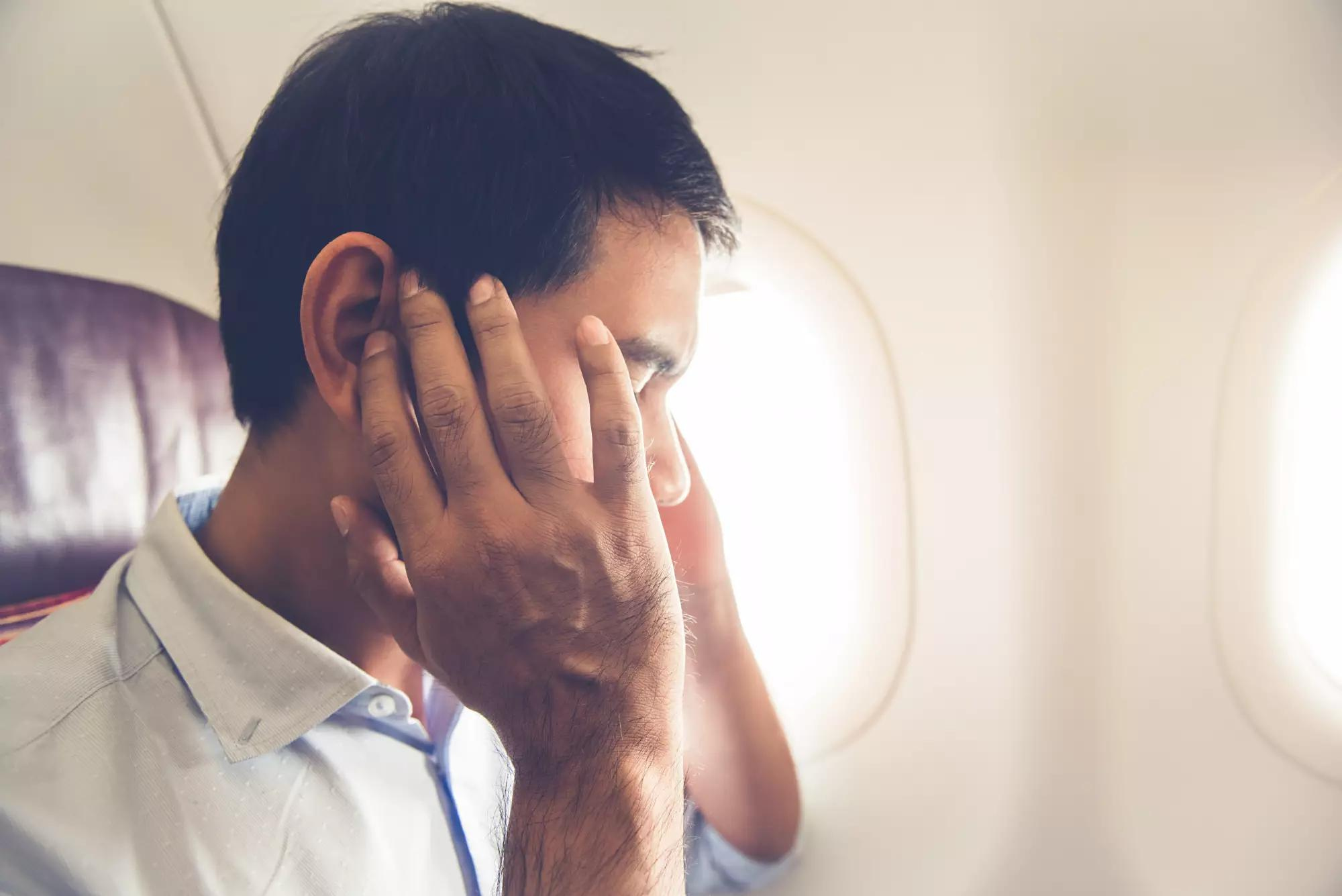 Voyager en avion : Comment protéger ses oreilles lors des vols